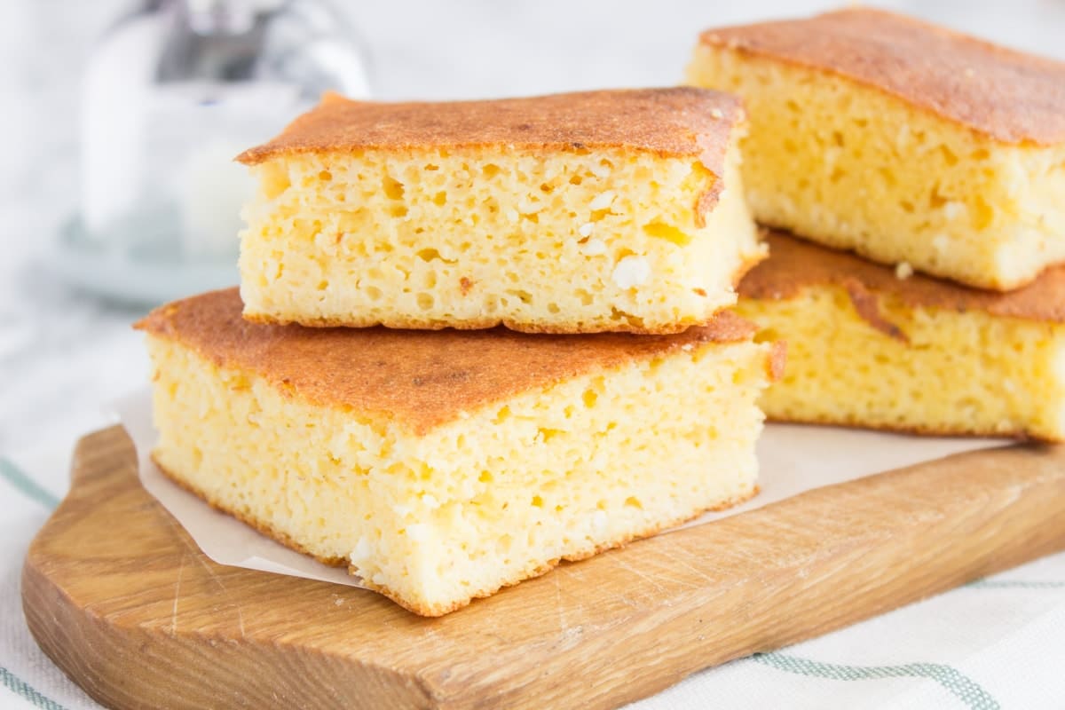 Full of proteins, and full of sweet corn flavor, this easy homemade cottage cheese cornbread is made with all healthy ingredients. Flavored with vanilla, enriched with easily digestible fibers, wholesome but moderate in calories. It may be plain but is just beautiful! CLICK to read more or PIN for later!