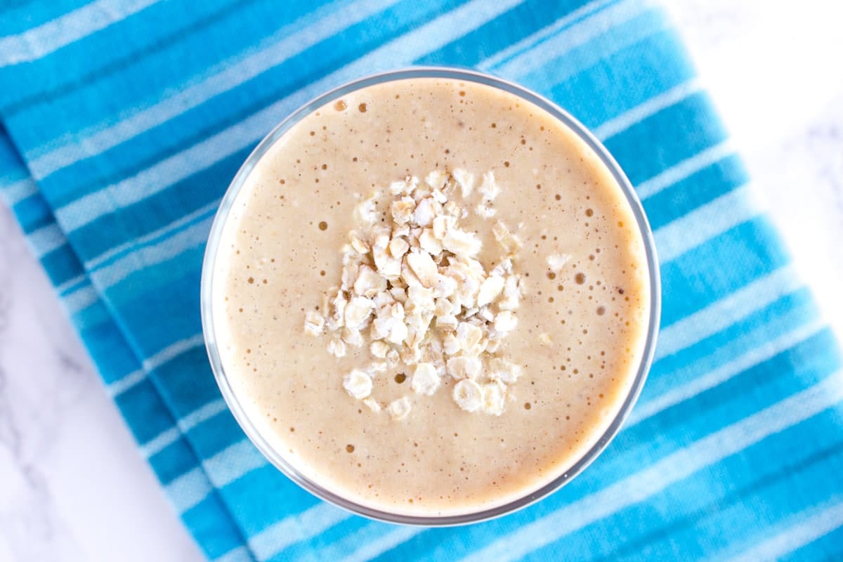 Creamy and sweet but without added sugar, divinely fragrant and full of pumpkin flavor, this Pumpkin Oatmeal Smoothie is a true fall favorite. It's very nutritious and full of fibers and plant-based proteins, which makes this smoothie the perfect breakfast. CLICK to grab recipe or PIN for later!