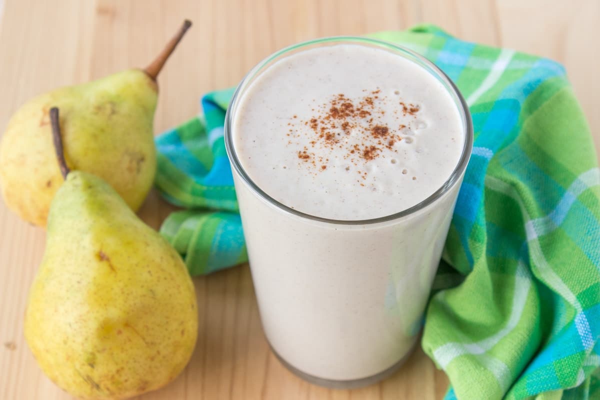 Fragrant and perfectly creamy, Pear Ginger Smoothie made without added sugars. This smoothie is highly nutritious, rich in fibers and proteins, enriched with healing spices. Serve this perfect fall smoothie for breakfast or have as a snack between meals. CLICK to grab recipe or PIN for later!