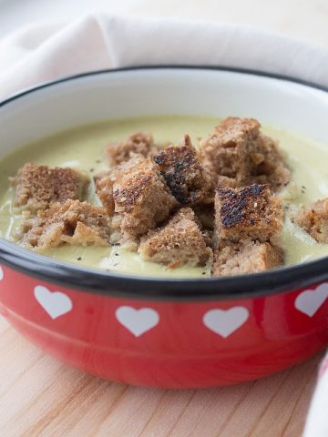 Roasted Garlic Cauliflower Soup | www.natalieshealth.com