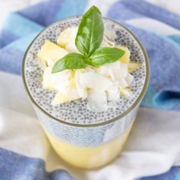Refreshing and very nutritious, tropical pineapple coconut chia pudding is an ultimate healthy meal. Packed with high-quality proteins, fibers, healthy omega-3 acids and vitamins, you can serve this chia pudding as healthy breakfast or refreshing summer dessert. Clik to READ MORE or PIN for later!