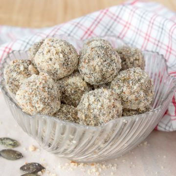 Soft, fragrant, super healthy Pumpkin Seeds Energy Balls made without added sugars. These energy balls are very nutritious, full of fibers, proteins, and healthy fats. An ideal healthy snack between meals. CLICK to grab recipe PIN for later! | Natalie's Food & Health | natalieshealth.com