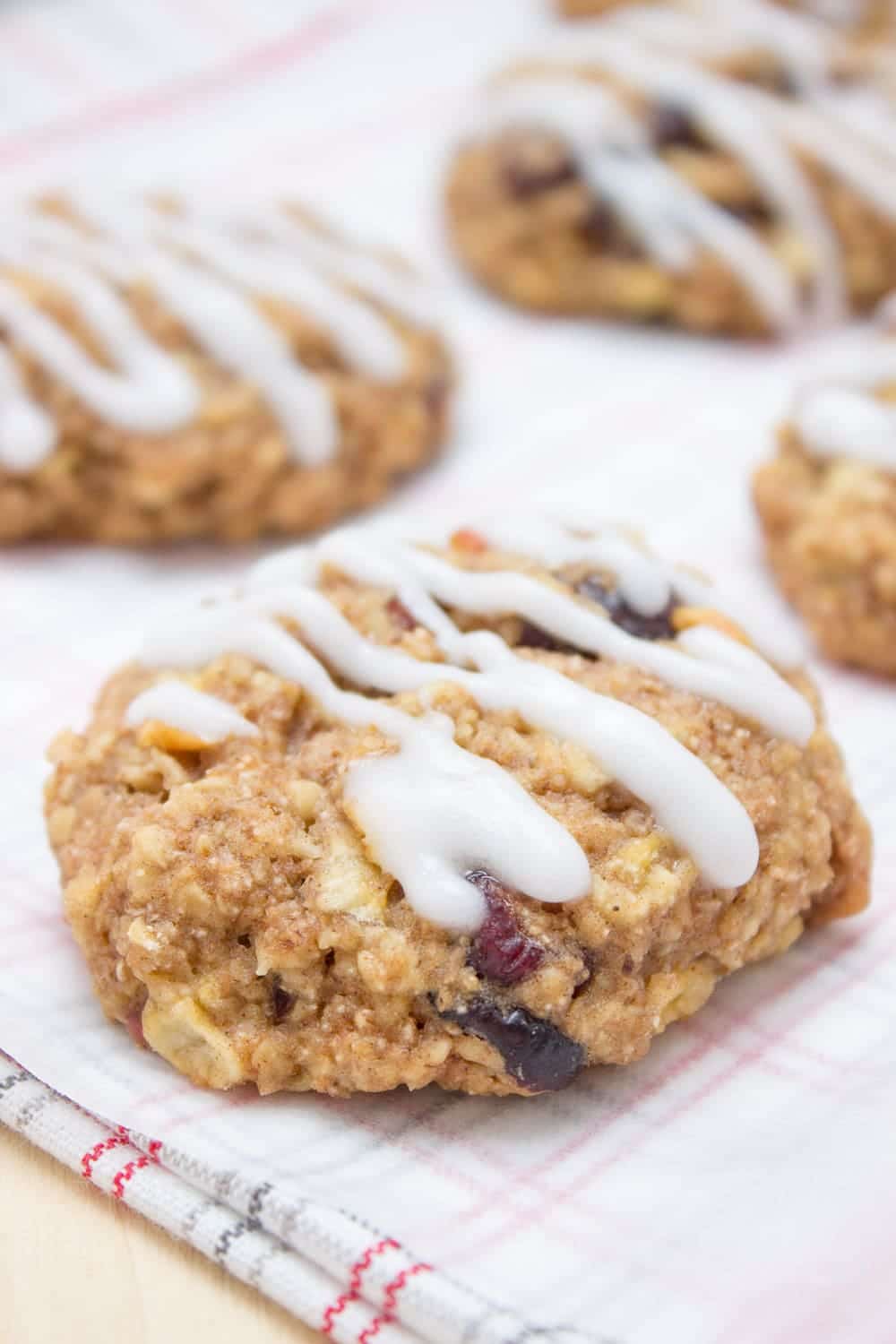 Pleasantly fragrant, soft and chewy these Apple Cinnamon Oatmeal Cookies are the perfect high-fiber breakfast cookies ready in 20 minutes. They’re very nutritious, made with all healthy ingredients and contain no refined sugars. CLICK to grab the recipe or PIN for later!