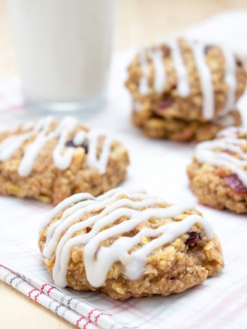 Soft and chewy Apple Cinnamon Oatmeal Cookies, perfect high-fiber breakfast or healthy snack. These cookies are very nutritious, made with all healthy ingredients and contain no refined sugars. CLICK to read the recipe or PIN for later!