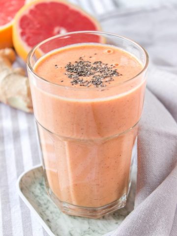 Immune-boosting Grapefruit Ginger Smoothie great for weight loss and detox.