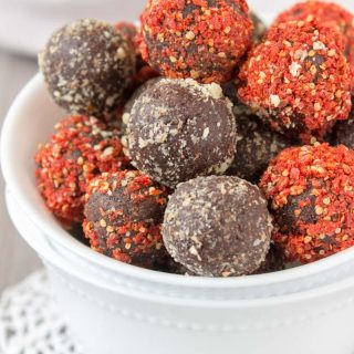 Turmeric Maca Powder Cacao Energy Balls Vegan Glute-Free Refined Sugar-Free Low-Calorie Snack