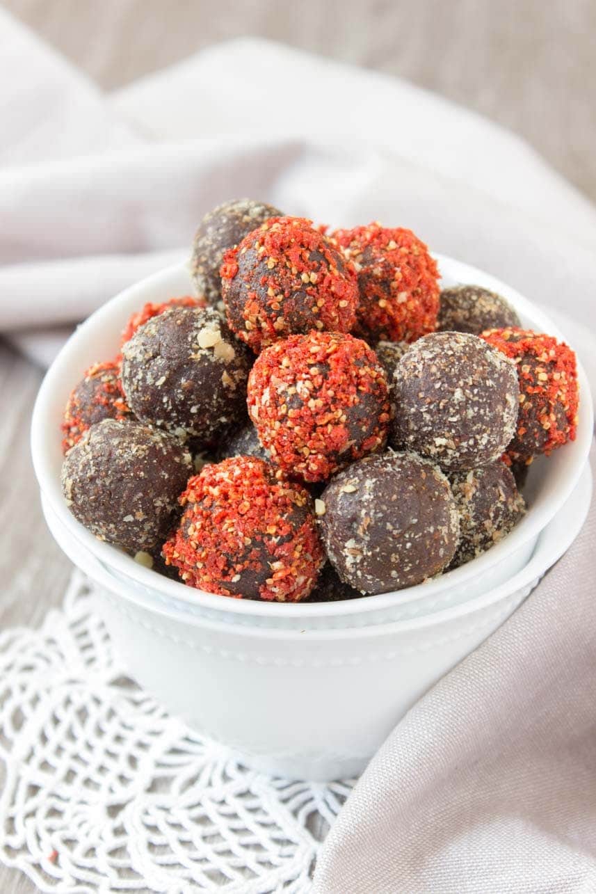 Turmeric Maca Powder Cacao Energy Balls Vegan Glute-Free Refined Sugar-Free Low-Calorie Snack