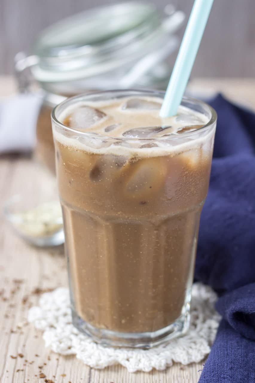 Sugar-free Iced Coffee Protein Shake with superfoods hemp seeds