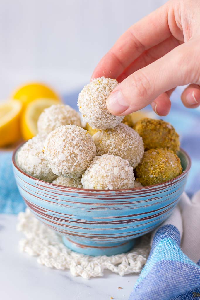 Healthy Energy Balls with lemons and coconut