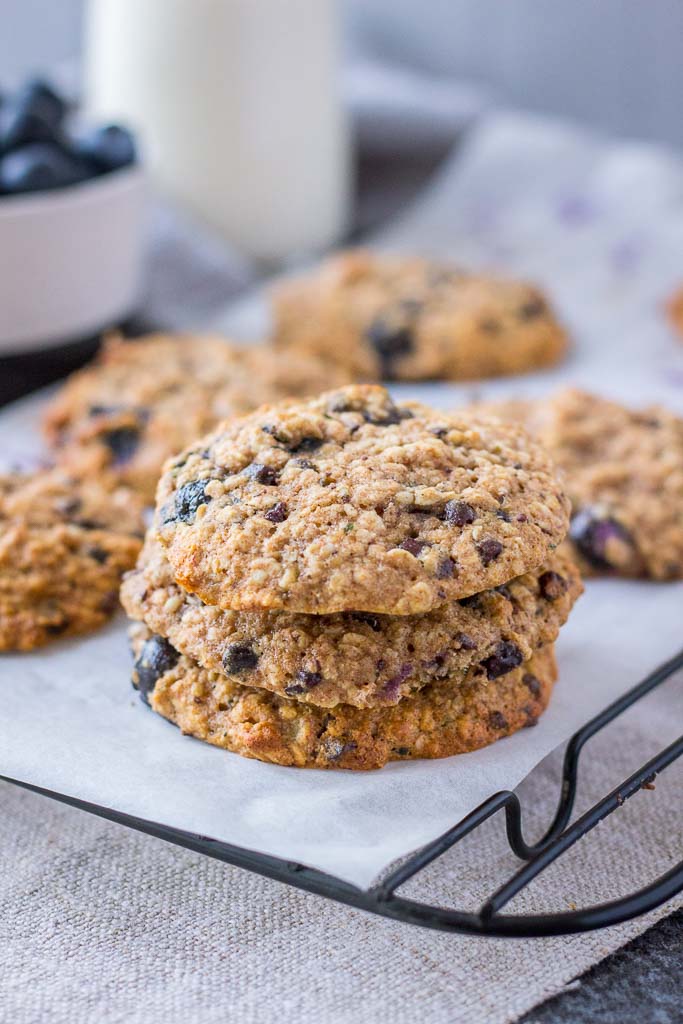 Blueberry Oatmeal Cookies Perfect healthy breakfast or snack!