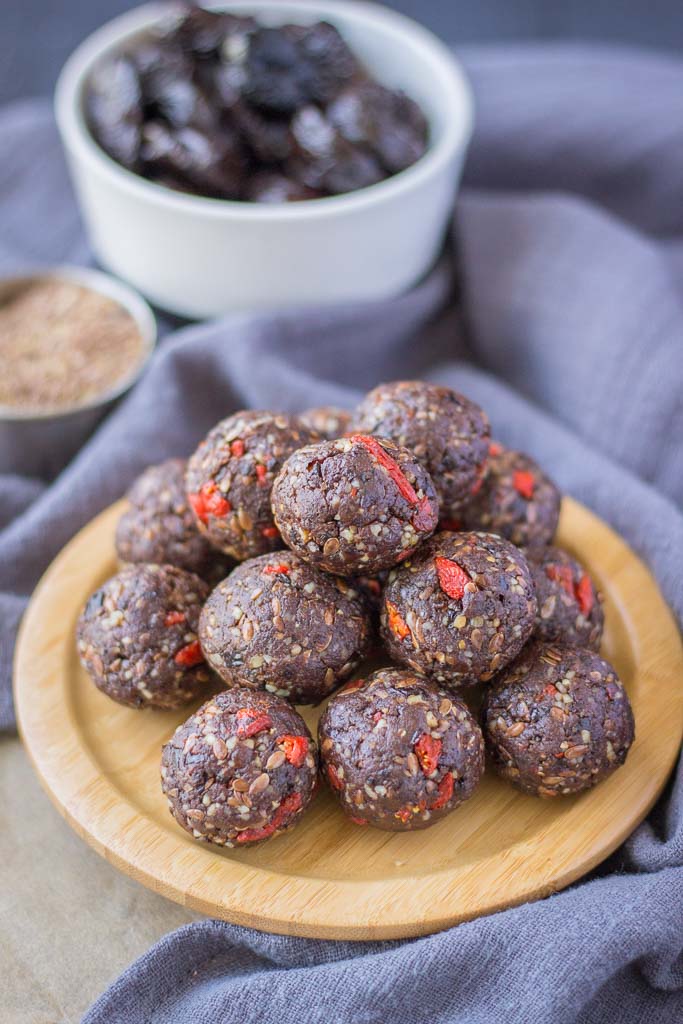 Vegan energy balls recipe with prune walnuts and chocolate