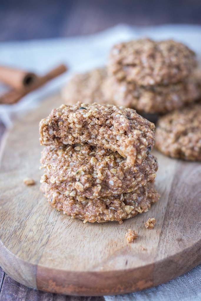 Easy oatmeal cookies made with oats and cinnamon