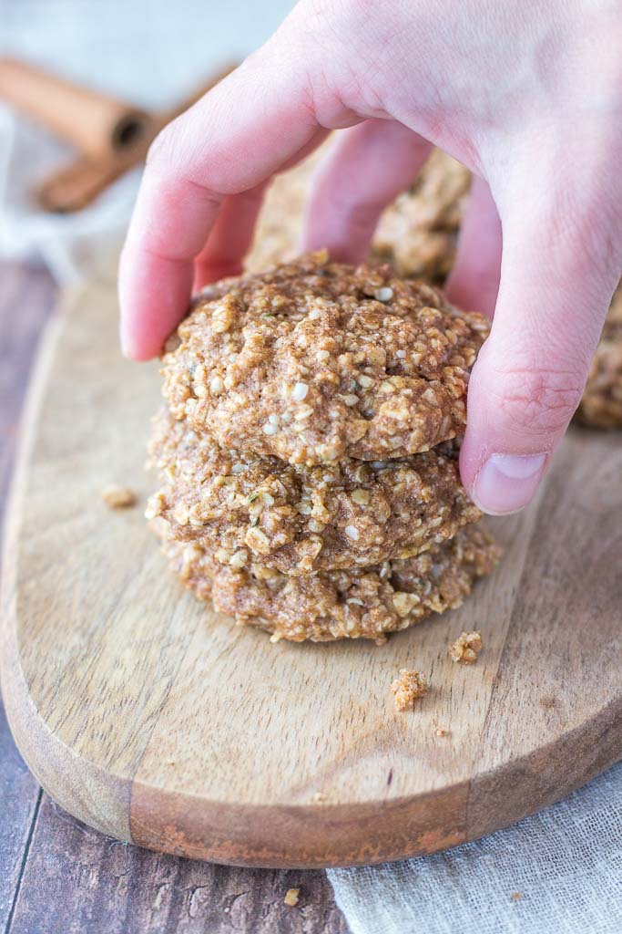 Cinnamon cookies made with oats