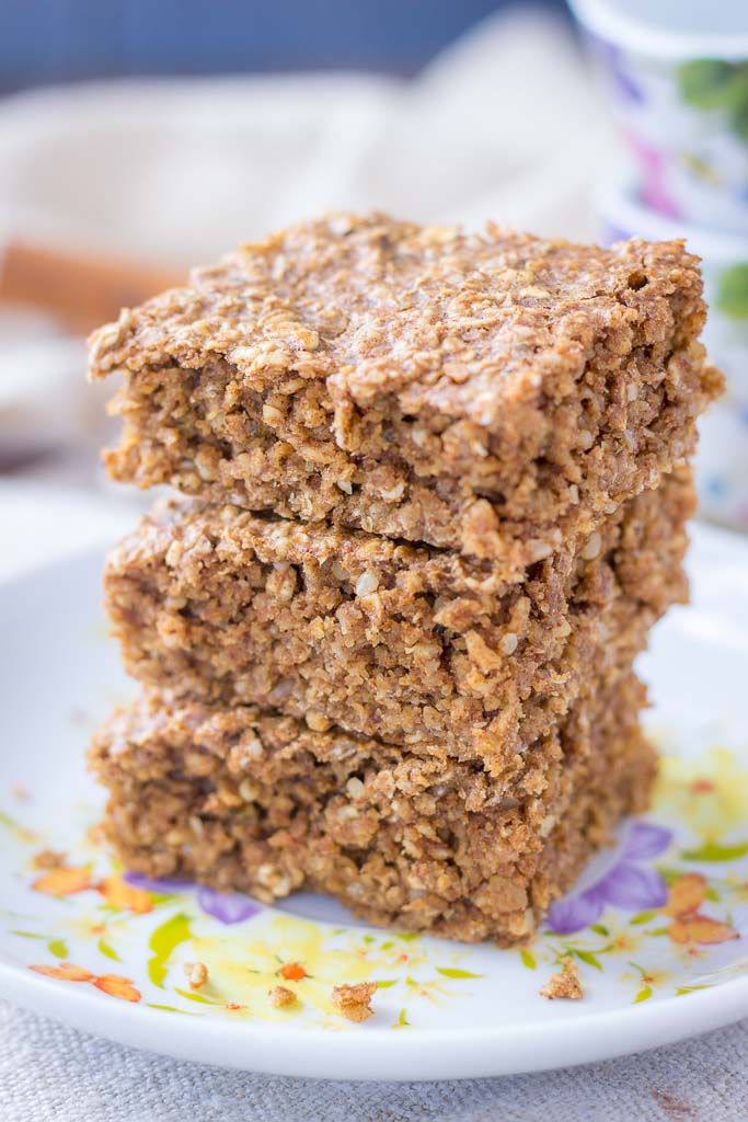 Healthy Cinnamon Roll Oatmeal Bake with hemp seeds