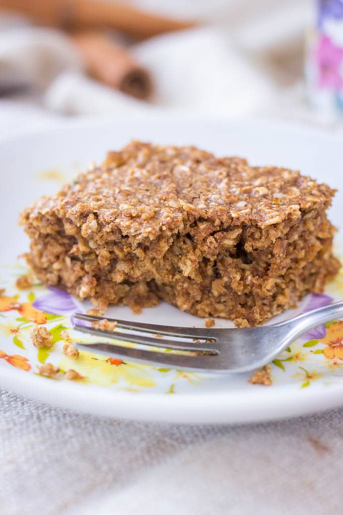 Baked oatmeal with oats cinnamon and hemp seeds