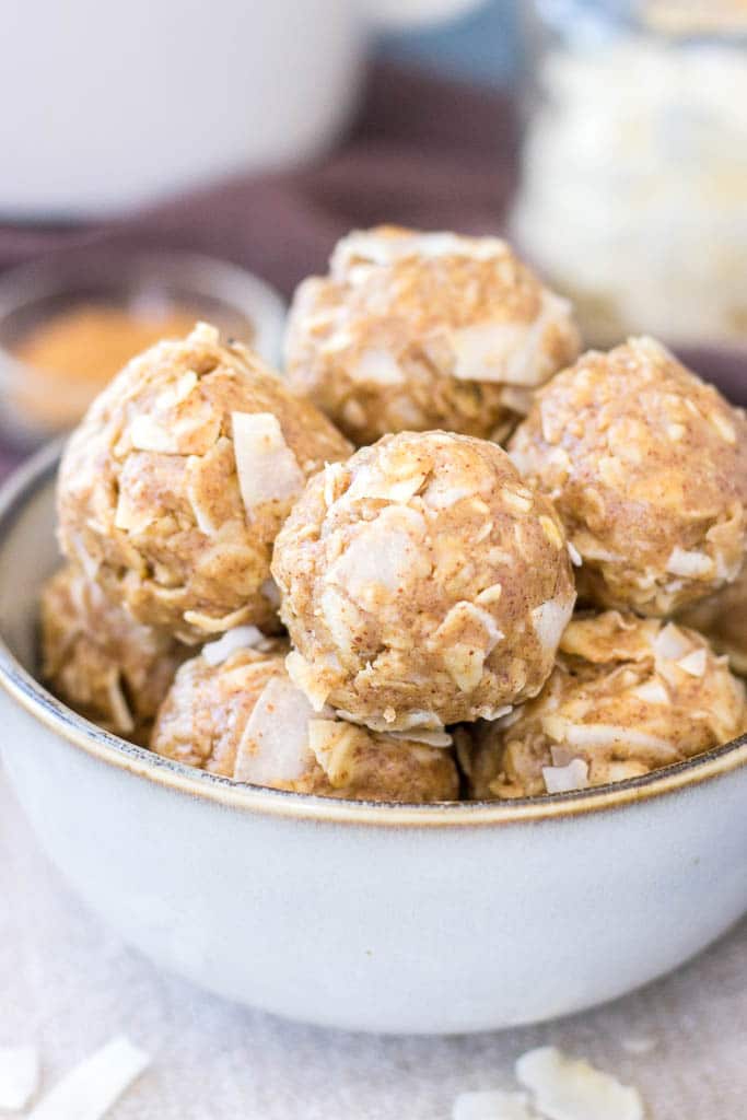 No-bake Peanut Butter Coconut Balls with oats