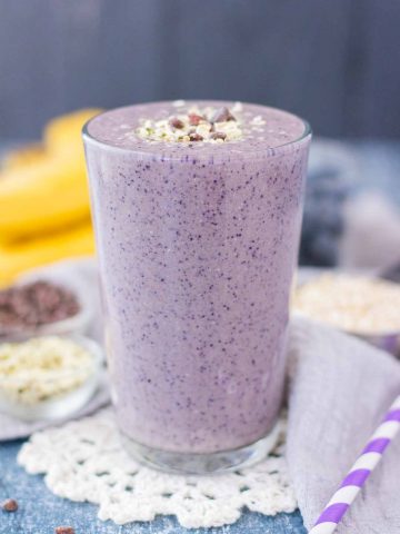 Blueberry Banana Smoothie with fresh fruits and oats