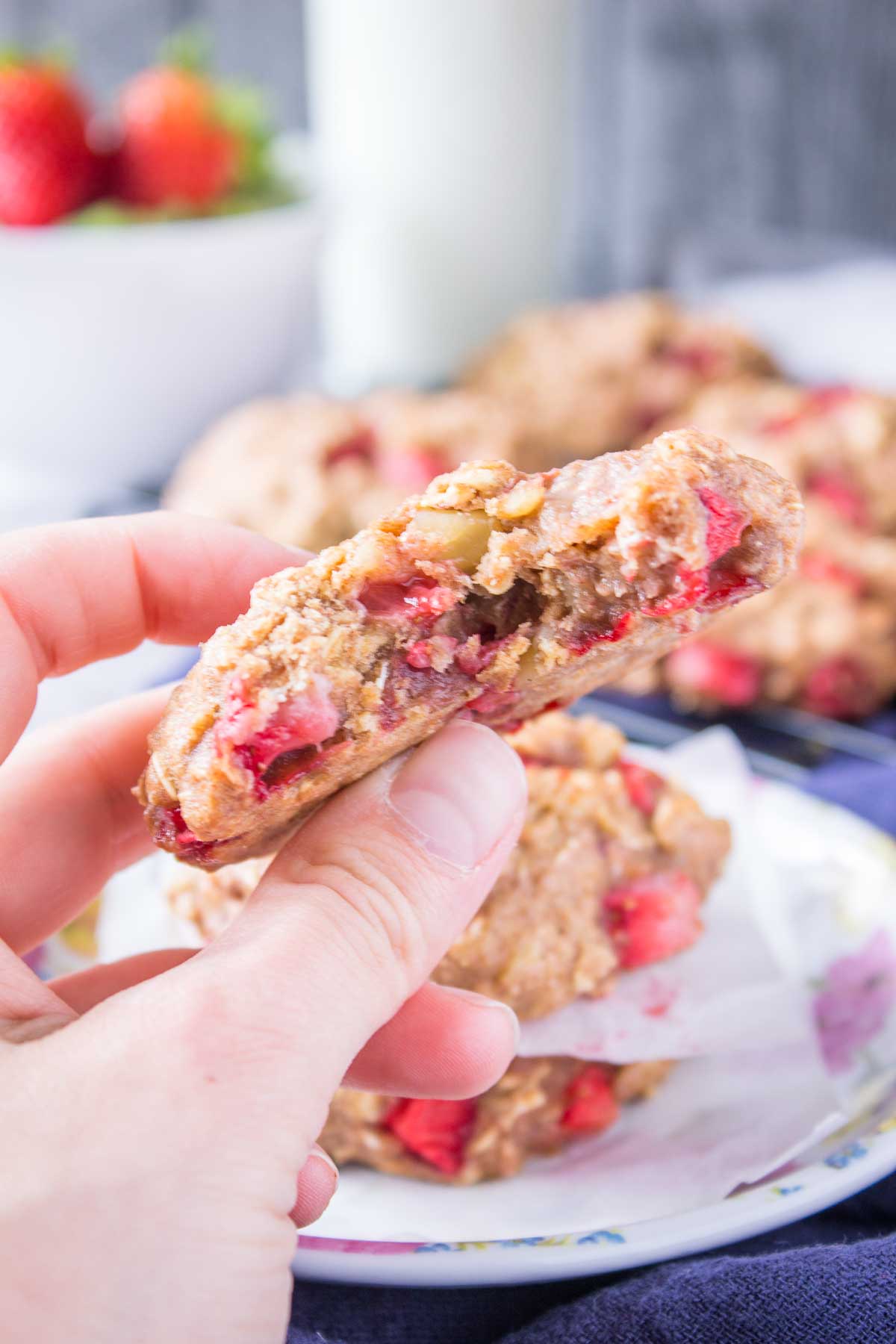 Oatmeal cookies with fresh strawberries and walnuts